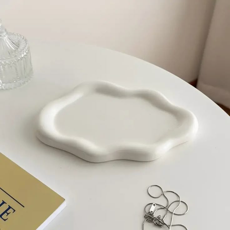 Irregular Cloud Key Tray